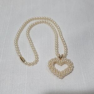 Elegant Faux Pearl Heart Necklace Avon Vintage 1960's